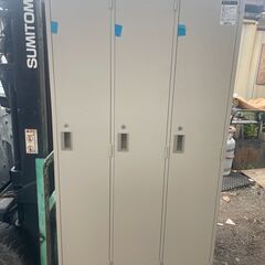 引き取り限定　中古 ３人用ロッカー コクヨ　1台￥１００００ 鍵付きの画像