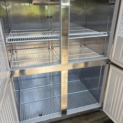 業務用冷蔵庫‼️安売り‼️4枚扉❗️の画像