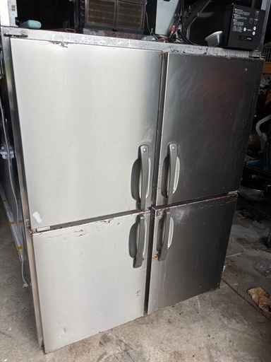業務用冷蔵庫‼️安売り‼️4枚扉❗️