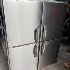業務用冷蔵庫‼️安売り‼️4枚扉❗️