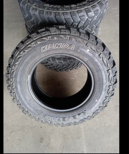 即取引可能　他の所にも出品してますので早い者勝ち！ KENDA (ケンダ) ホイール４本付き　225/75/16 M/Tタイヤ（ブロック）3枚目ホイール付き写真