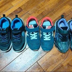 【３足まとめ売り】New Balance キッズスニーカー　17.5 18cmの画像