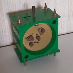 緑の壊れた時計　昭和　レトロの画像