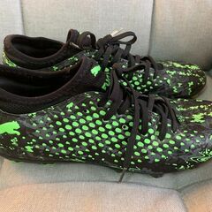 PUMA サッカースパイク 27.0cm メンズ ブラック×グリーン おしゃれの画像