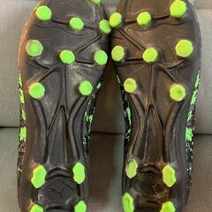 PUMA サッカースパイク 27.0cm メンズ ブラック×グリーン おしゃれの画像