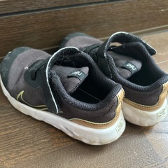 子供　靴の画像