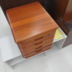 ★ジモティー割あり★鍵付4段小物入れ　LBR　※使用感　キズ　ス...