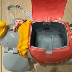 ダンボのポップコーンケースの画像