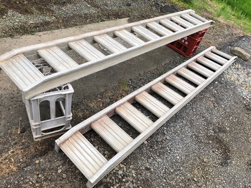 日軽　アルミブリッジ　12-C9-30W 2本　長さ2.7m耐荷重600kg×2