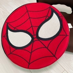 スパイダーマンのクッションと座椅子のセットの画像