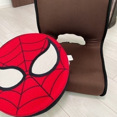 スパイダーマンのクッションと座椅子のセット