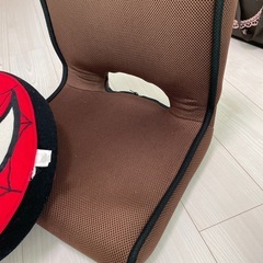 スパイダーマンのクッションと座椅子のセットの画像