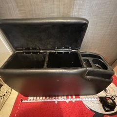 アームレスト コンソールボックス コンフォートコンソール ウォークスルーの画像