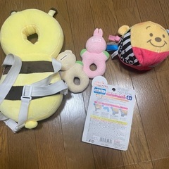 ベビークッション、リュック　ベビーコーナーガード　ミキハウスラトルの画像