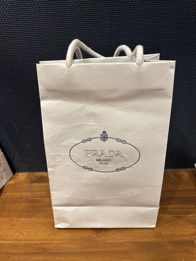 定価8万　PRADA サフィアーノレザー 二つ折り財布