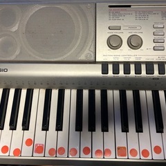 キーボードCASIO WK-220 (スタンド付)の画像