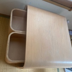 ウッディプッディコロコロチェア2脚＆デスクの画像