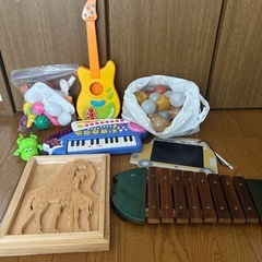 このオモチャ全部ついてたったの1000円です