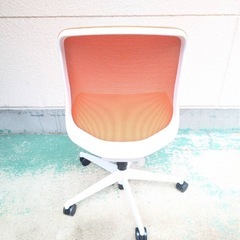KOKUYO オフィスチェア　オレンジの画像