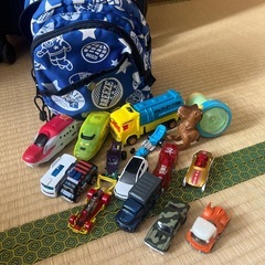 キッズリュックとおもちゃセットの画像