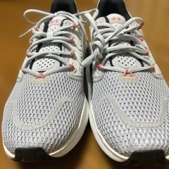 Under Armour シューズ グレー/ピンクの画像