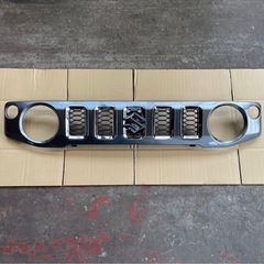 ジムニーノマド純正グリル　新車外し ジムニーノマド 純正グリル【新車取り外し品】 おまけ付き