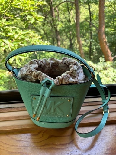 バック(マイケルコース）