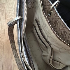 GUESS バック 美品 ※値段 相談可 セット売りも可⭕️の画像