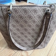 GUESS バック 美品 ※値段 相談可 セット売りも可⭕️の画像