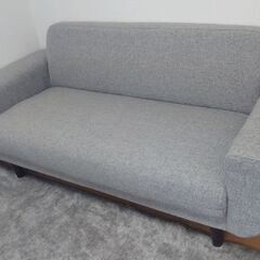 【好評完売】きれいな布製三人掛けソファー ☆持ち運び便利な分割型...