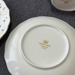 【本日引き取りで無料】NARUMI カップ&ソーサーセット(ペア)の画像