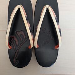 葉模様　下駄の画像