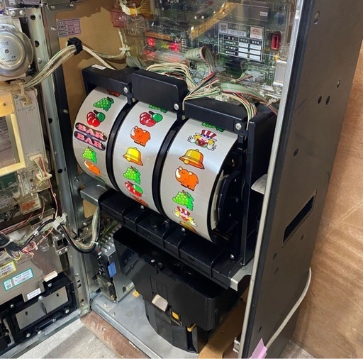 
【受け取り者決定】パチスロ実機 Kitac/北電子『アイムジャグラーEX』コイン不要機 現状品