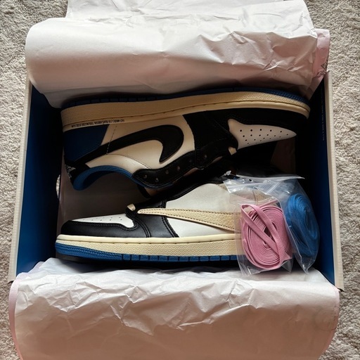 NIKE トラヴィススコット　フラグメント