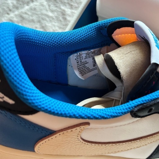 NIKE トラヴィススコット　フラグメント