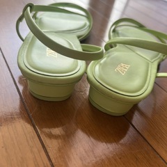ZARA サンダルの画像