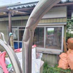 🈚️【無料】屋外 風に強い オールステンレス 組み立て式物干し台 段違い 一体型

の画像