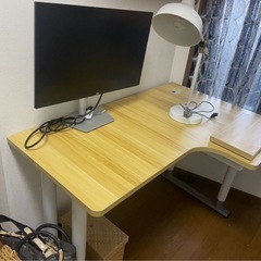 パソコンL型テーブルの画像