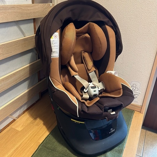 ‼️向き替え・乗せ降りラクラク☺︎‼️ 上位モデル　ailebebe　エールベベ・クルットＮＴ２ プラウド　ALB871 チャイルドシート