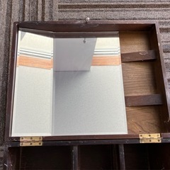 昭和レトロな木製化粧箱の画像
