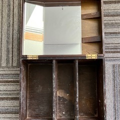 昭和レトロな木製化粧箱の画像