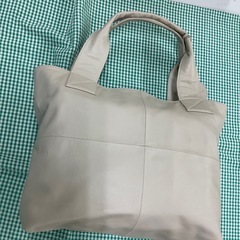 ズッケロ　牛革トートバッグ　クリーム色
