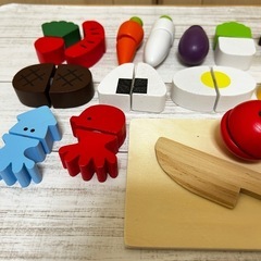 訳あり価格 木製 マジックテープで半分にきれる 
おままごと16点セット❁¨̮の画像