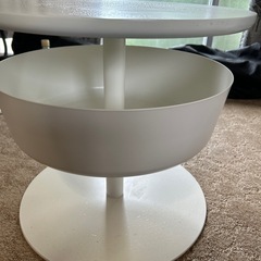 円テーブルの画像