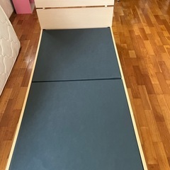 シングルサイズ　ベッド　アイボリー　　　在庫2台