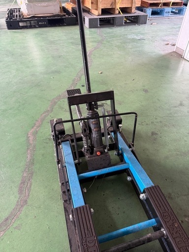 DRAG specialites ジャッキ　ハーレー　バイク　センタージャッキ　バイクジャッキ　メンテナンス　スタンド