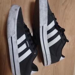 adidas 26センチの黒の画像