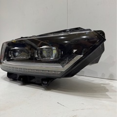 [極上] Volkswagen Passat Variant フォルクスワーゲン パサート ヴァリアント 右側ヘッドライト 中古相場¥27,000 3CCZE クレジット決済可の画像