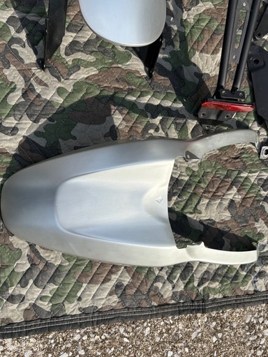 【美品・希少】ドゥカティ　スクランブラー　800　アイコン　クラシック　前後アルミフェンダー　コンバートキット　2015　2016