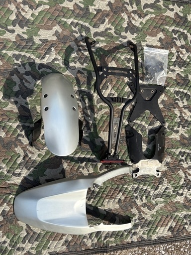 【美品・希少】ドゥカティ　スクランブラー　800　アイコン　クラシック　前後アルミフェンダー　コンバートキット　2015　2016